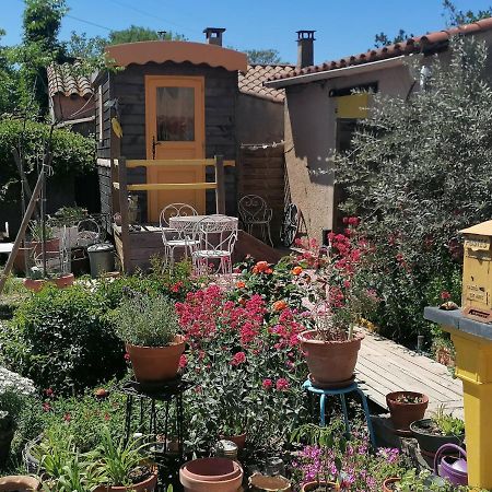 La Fee Viviane Et Michel L'Enchanteur Robion en Luberon Exterior photo